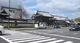 西本願寺周辺は紅白の梅が迎える癒し溢れる場所 京都の街日記